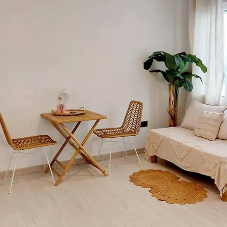 Apartment Boho With Patio In Centre And Close To